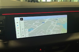 oranssi Porsche Macan 2024 kuva 13.