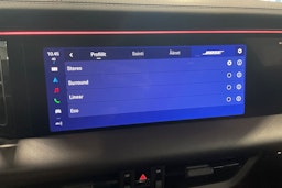 oranssi Porsche Macan 2024 kuva 14.