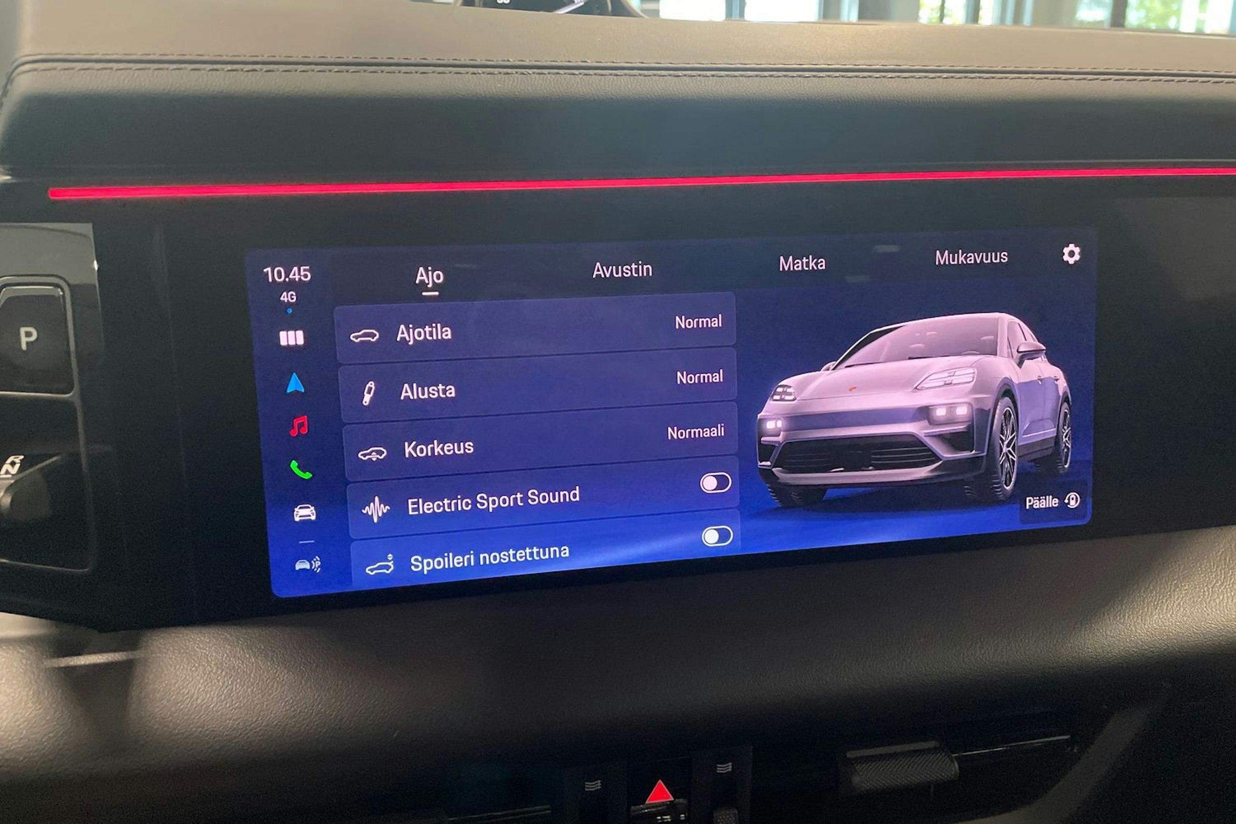 oranssi Porsche Macan 2024 kuva 15.