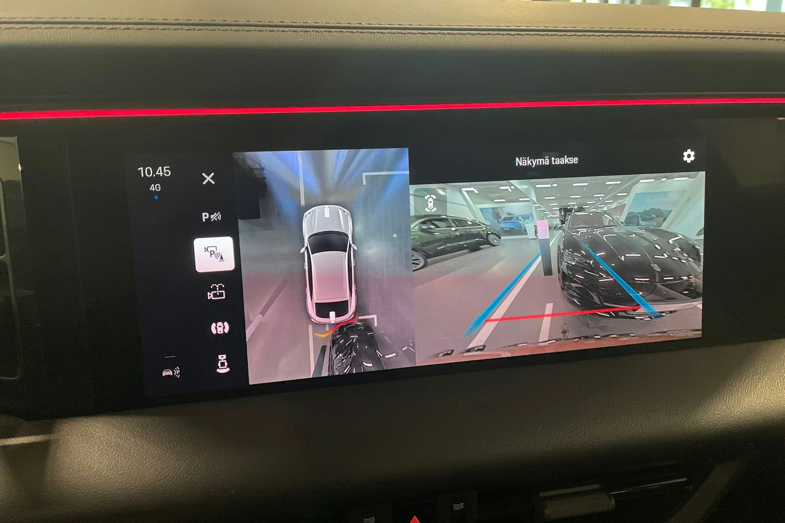 oranssi Porsche Macan 2024 kuva 17.