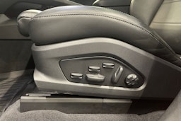 oranssi Porsche Macan 2024 kuva 20.