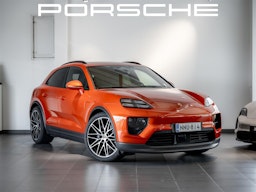 oranssi Porsche Macan 2024 kuva 1.