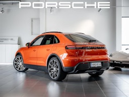 oranssi Porsche Macan 2024 kuva 5.