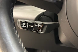 harmaa Porsche Macan 2024 kuva 19.