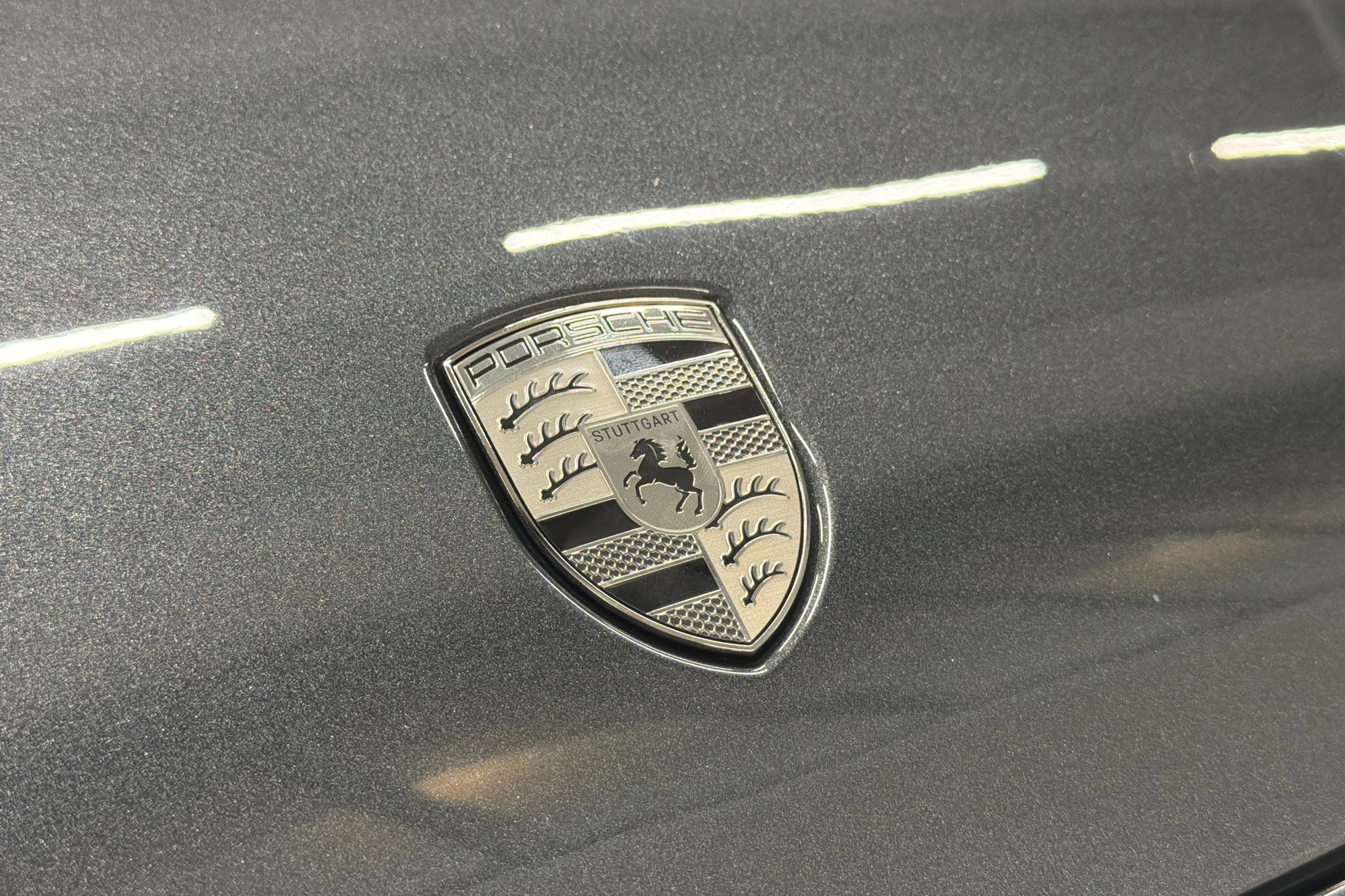 harmaa Porsche Macan 2024 kuva 30.