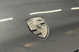 harmaa Porsche Macan 2024 kuva 30.