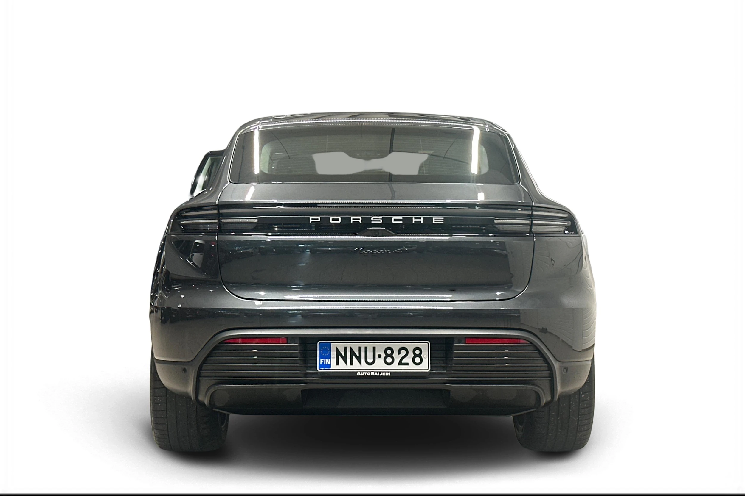 Harmaa Porsche Macan 2024 kuva 3.