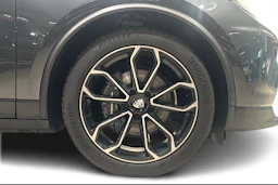 Harmaa Porsche Macan 2024 kuva 9.