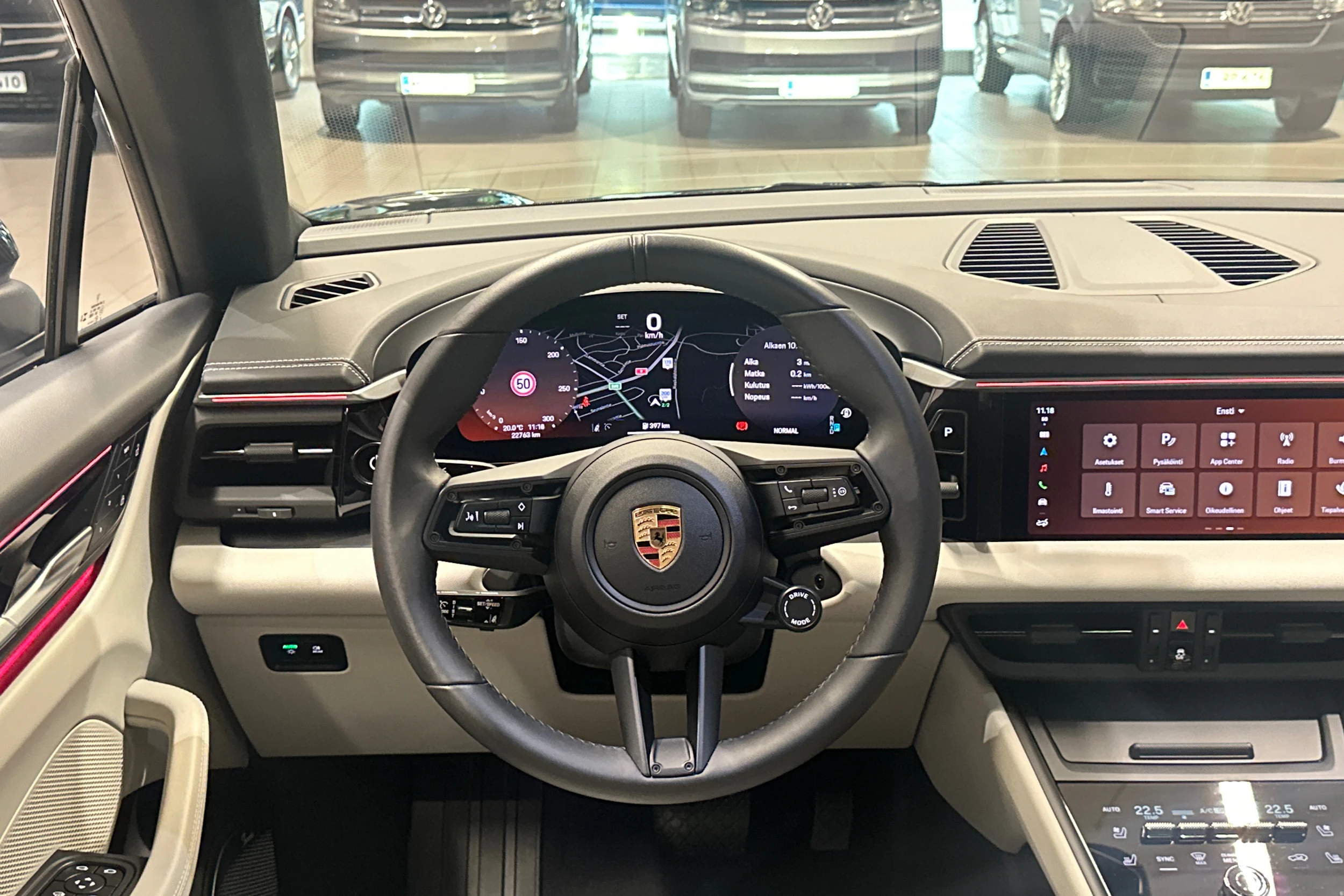 Harmaa Porsche Macan 2024 kuva 10.