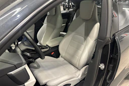 Harmaa Porsche Macan 2024 kuva 15.