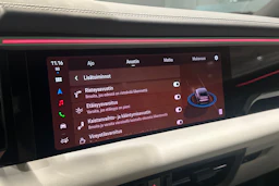 Harmaa Porsche Macan 2024 kuva 22.