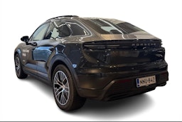 Harmaa Porsche Macan 2024 kuva 2.