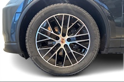 Harmaa Porsche Macan 2024 kuva 9.