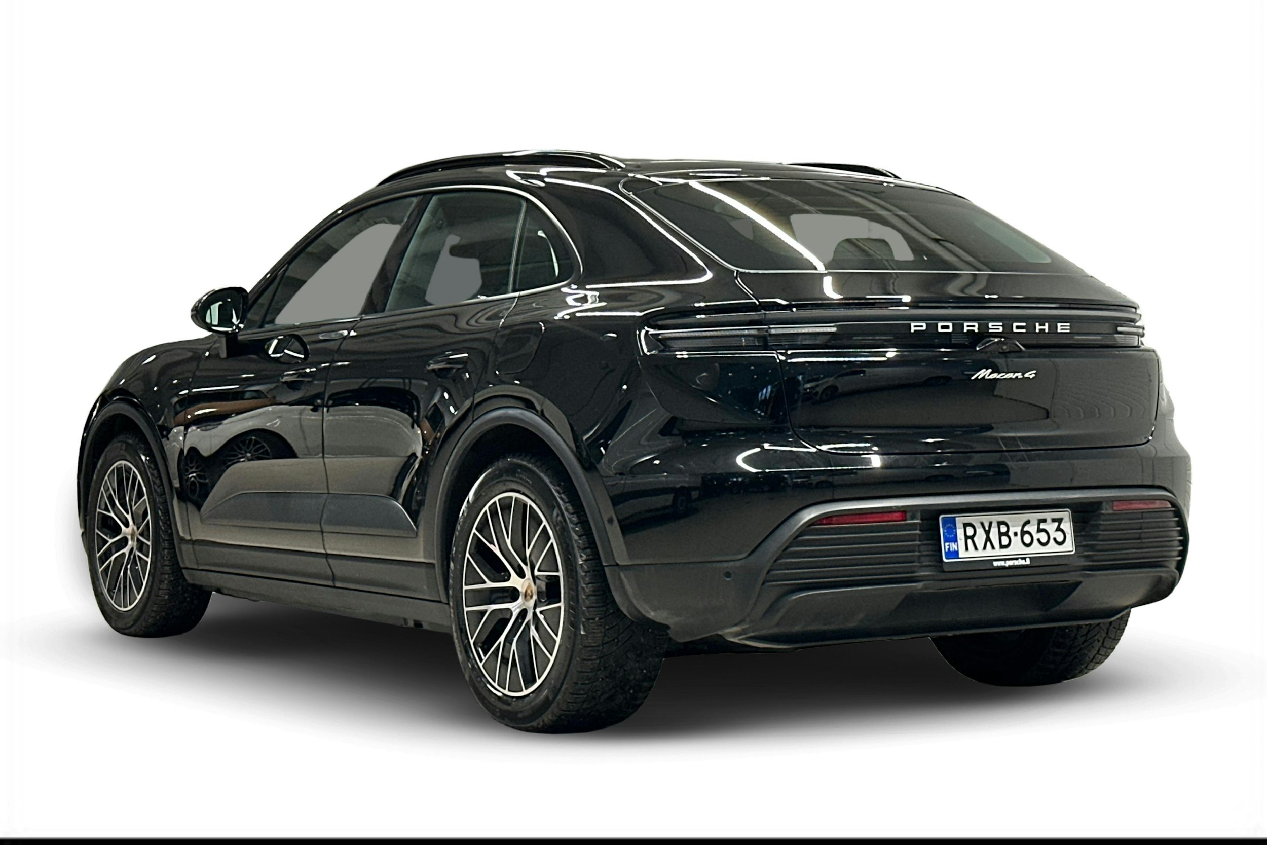 Musta Porsche Macan 2024 kuva 2.