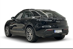 Musta Porsche Macan 2024 kuva 2.