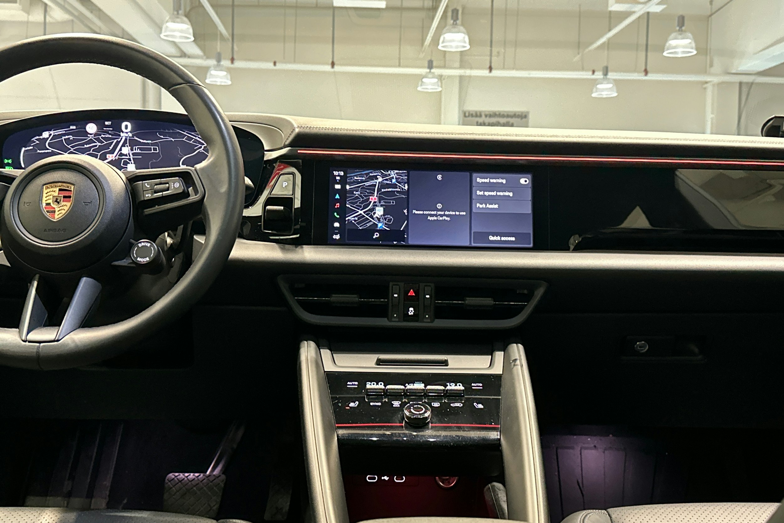 Musta Porsche Macan 2024 kuva 14.