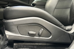 Musta Porsche Macan 2024 kuva 16.