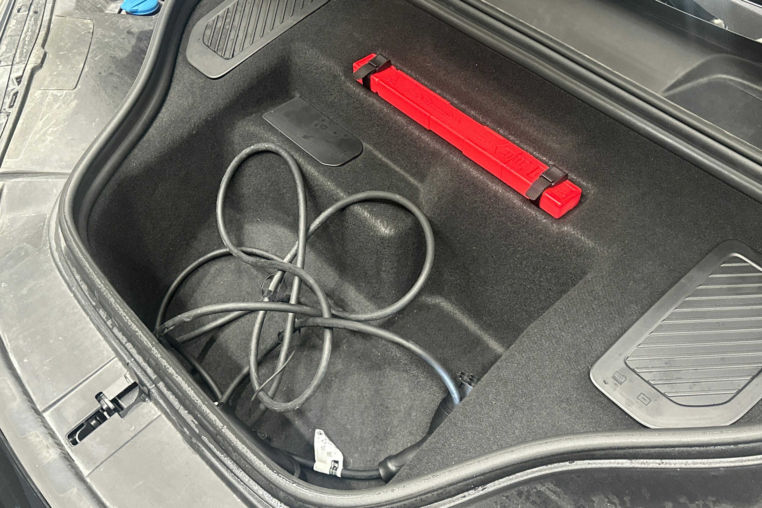 Musta Porsche Macan 2024 kuva 25.