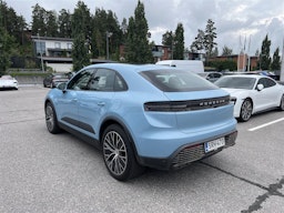 Sininen Porsche Macan 2024 kuva 2.