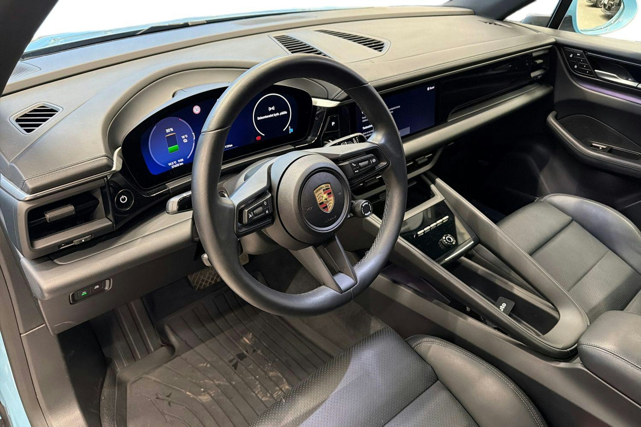 Sininen Porsche Macan 2024 kuva 6.