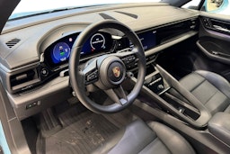 Sininen Porsche Macan 2024 kuva 6.