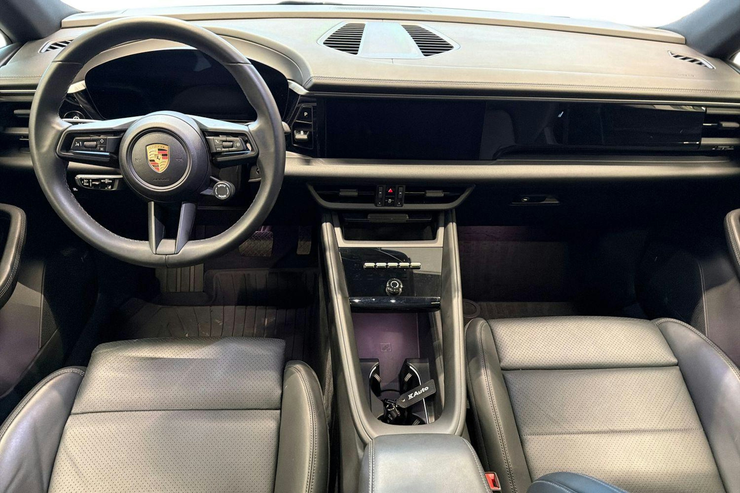 Sininen Porsche Macan 2024 kuva 7.