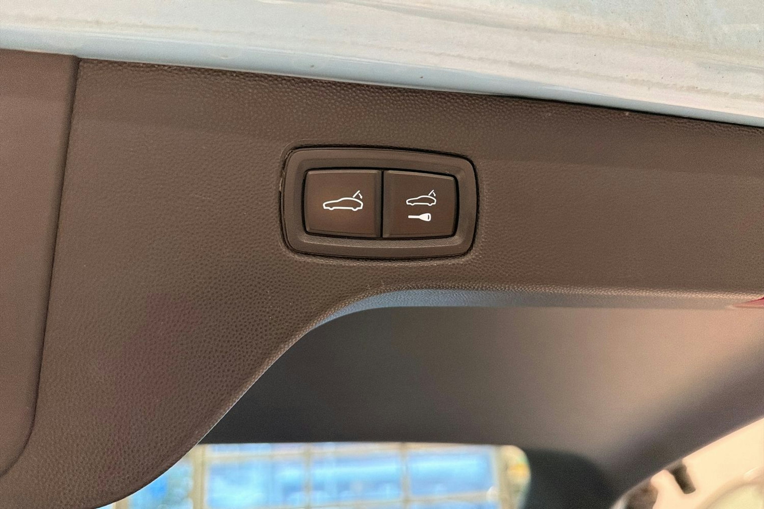 Sininen Porsche Macan 2024 kuva 15.