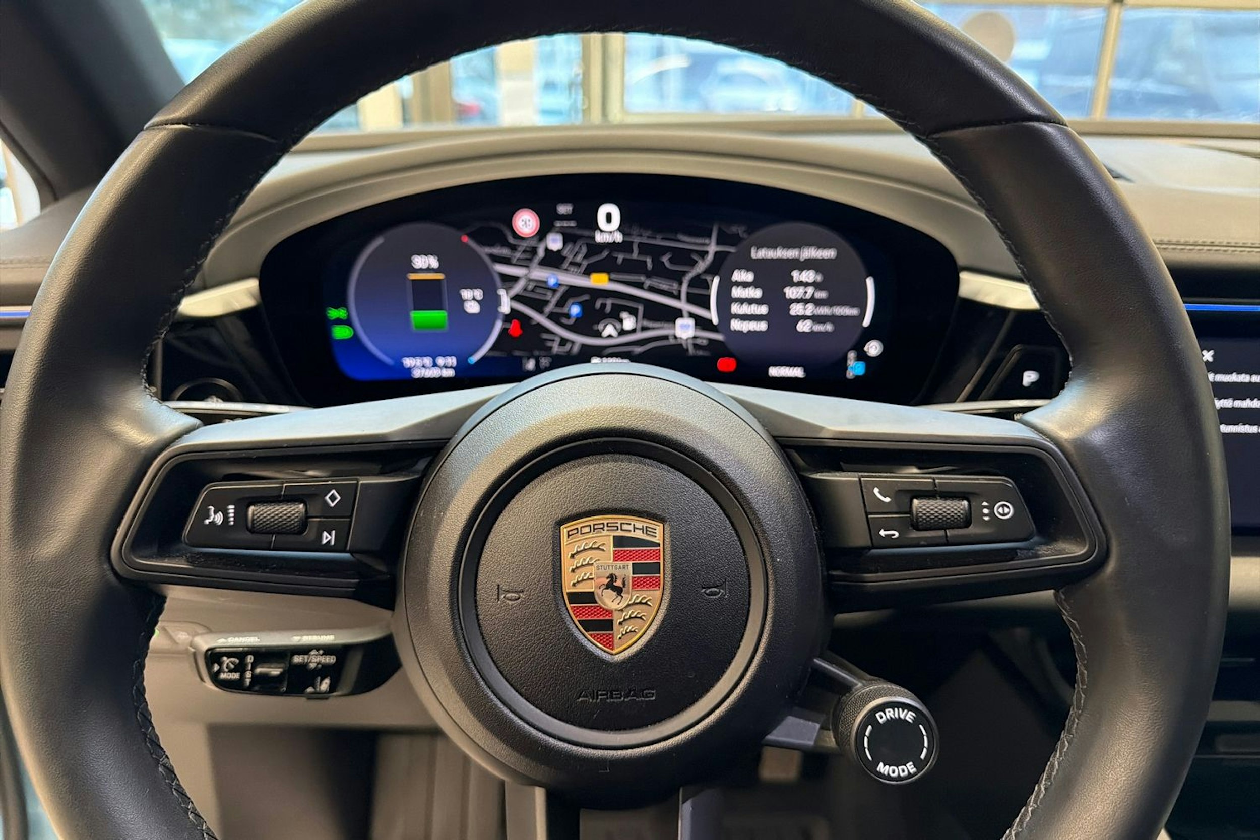 Sininen Porsche Macan 2024 kuva 18.