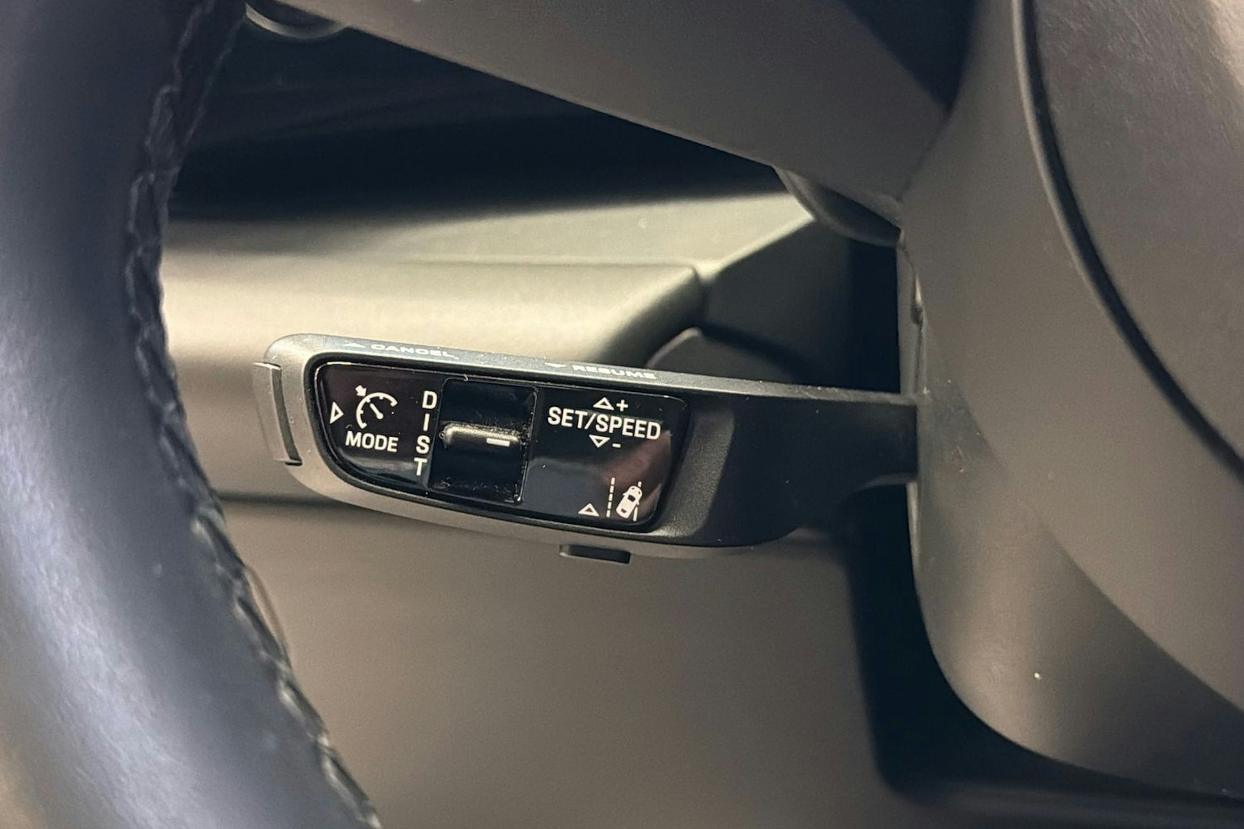 Sininen Porsche Macan 2024 kuva 24.