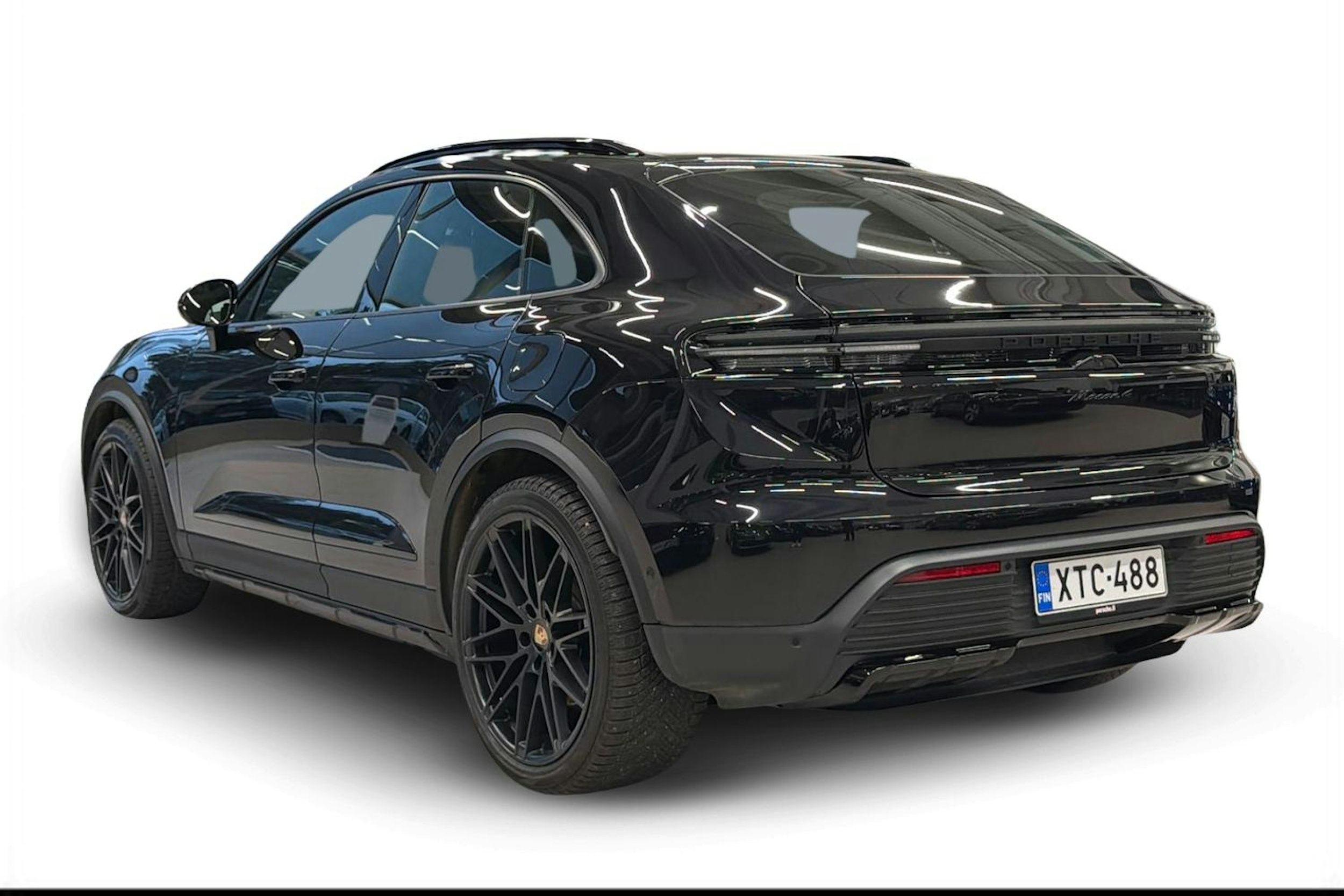 Musta Porsche Macan 2024 kuva 2.