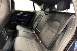 Musta Porsche Macan 2024 kuva 7.