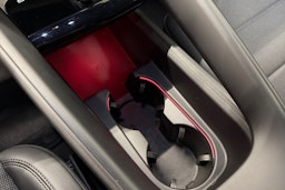 Musta Porsche Macan 2024 kuva 19.