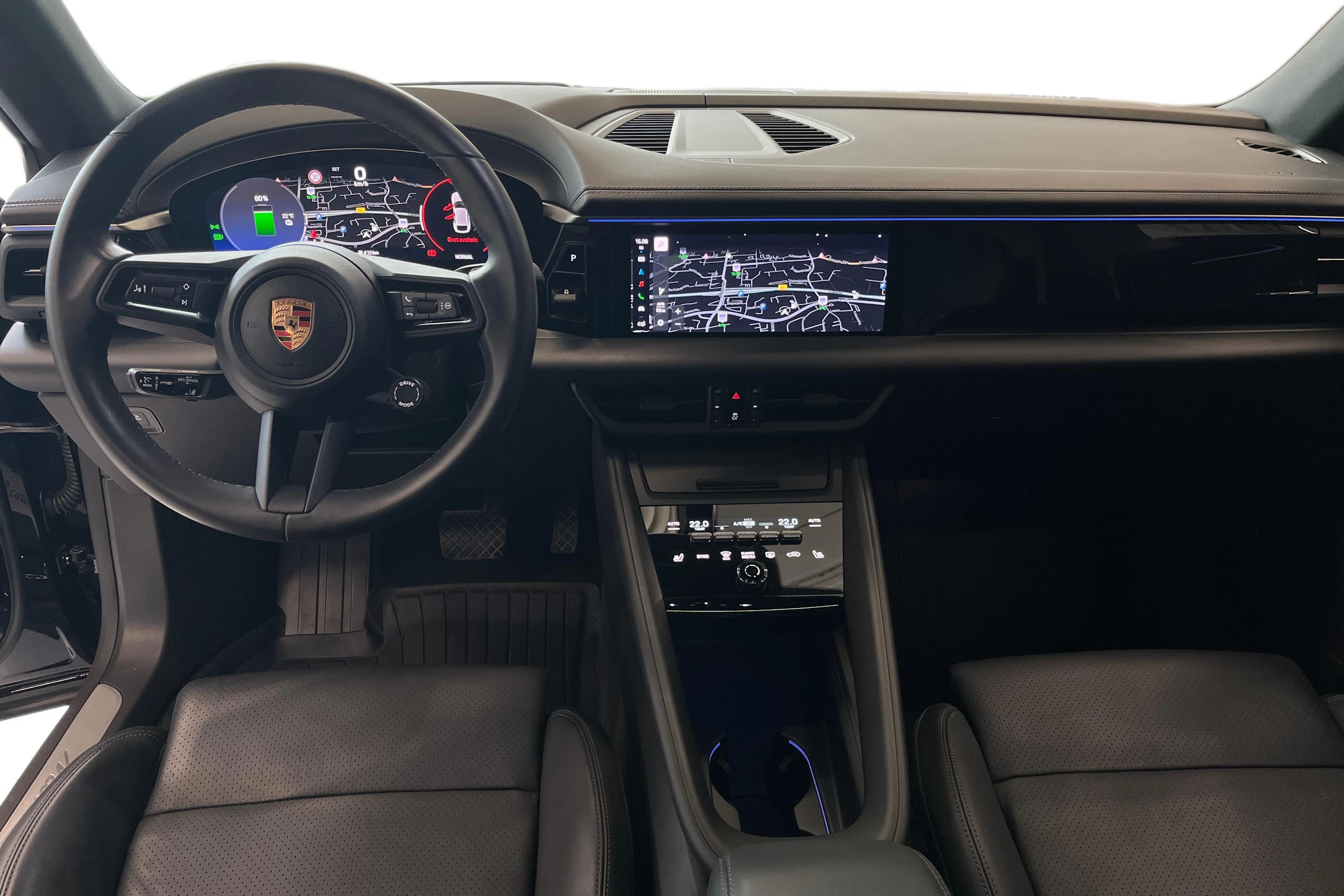 musta Porsche Macan 2024 kuva 7.
