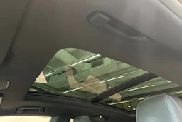 musta Porsche Macan 2024 kuva 12.