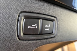 musta Porsche Macan 2024 kuva 8.
