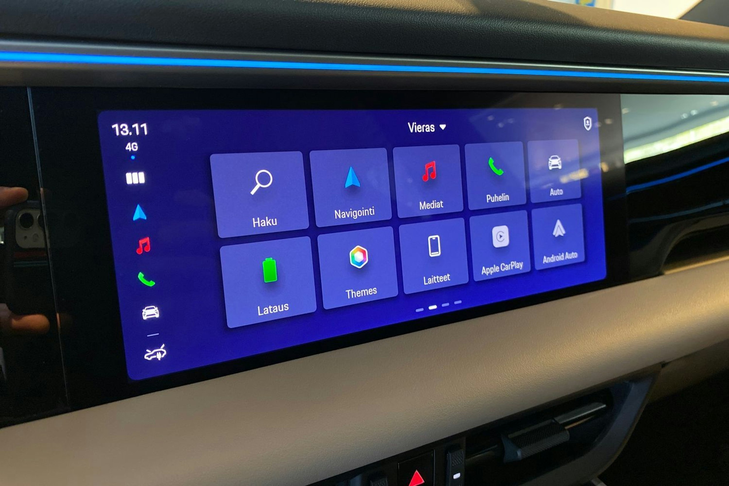 musta Porsche Macan 2024 kuva 9.