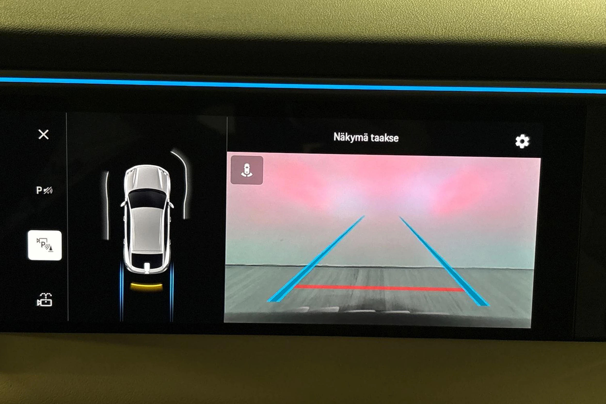 musta Porsche Macan 2024 kuva 17.
