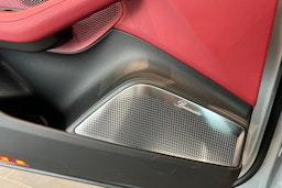 harmaa Porsche Macan 2025 kuva 11.