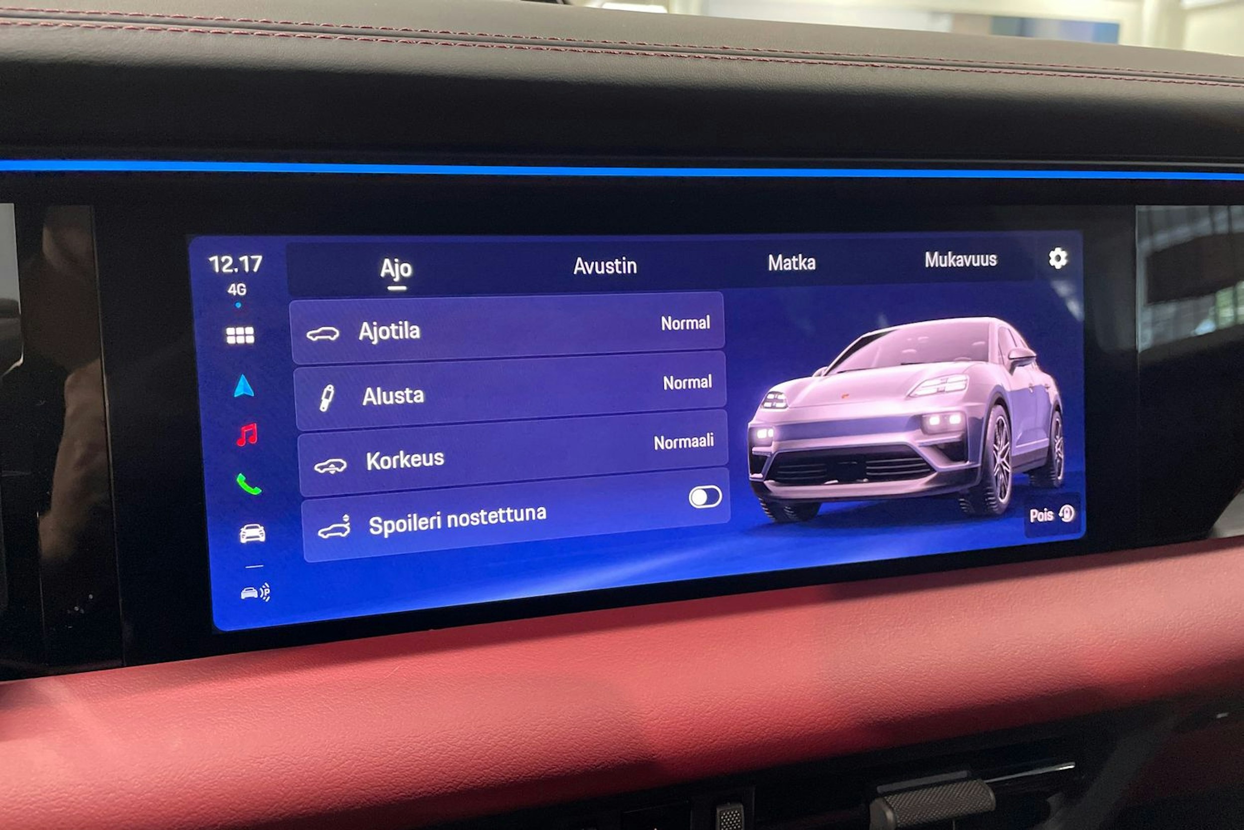 met. sininen Porsche Macan 2025 kuva 13.