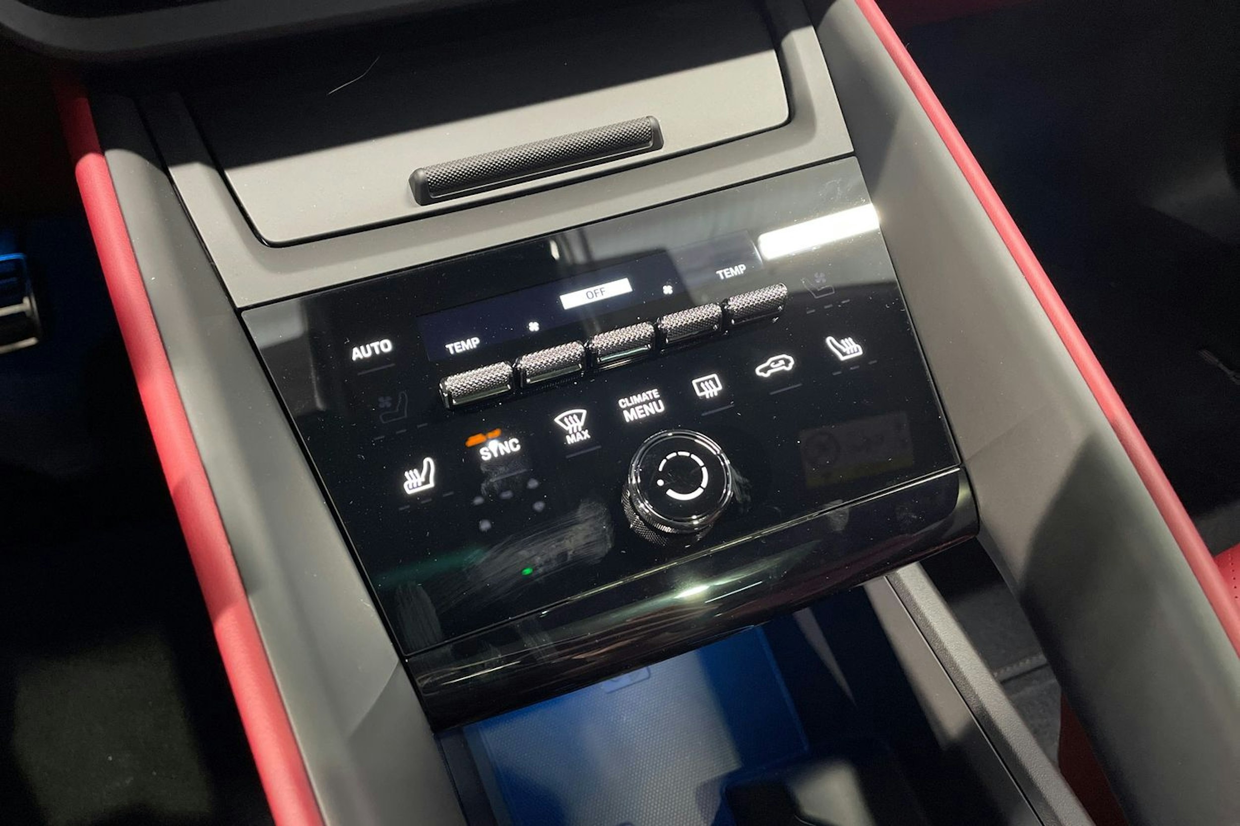 met. sininen Porsche Macan 2025 kuva 15.