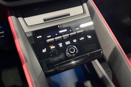 met. sininen Porsche Macan 2025 kuva 15.