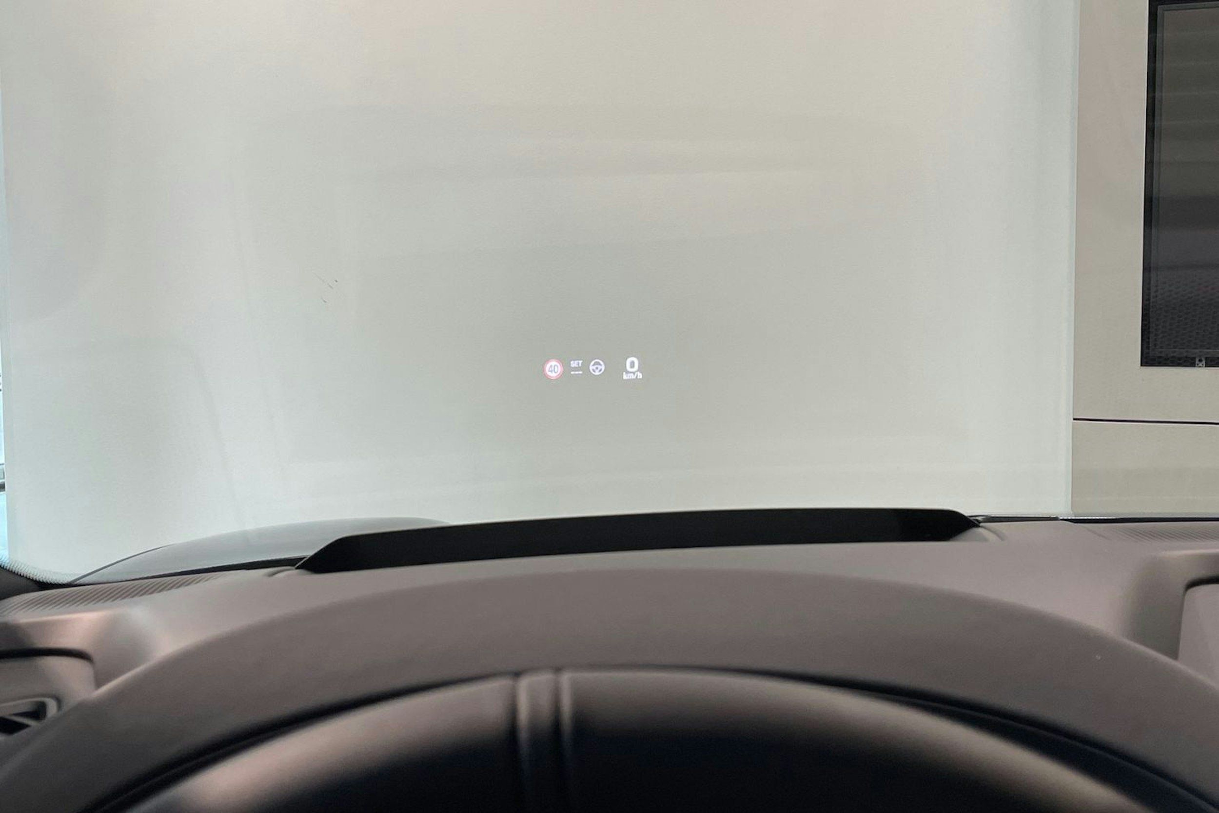 met. sininen Porsche Macan 2025 kuva 22.
