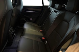 vihreä Porsche Macan 2025 kuva 8.