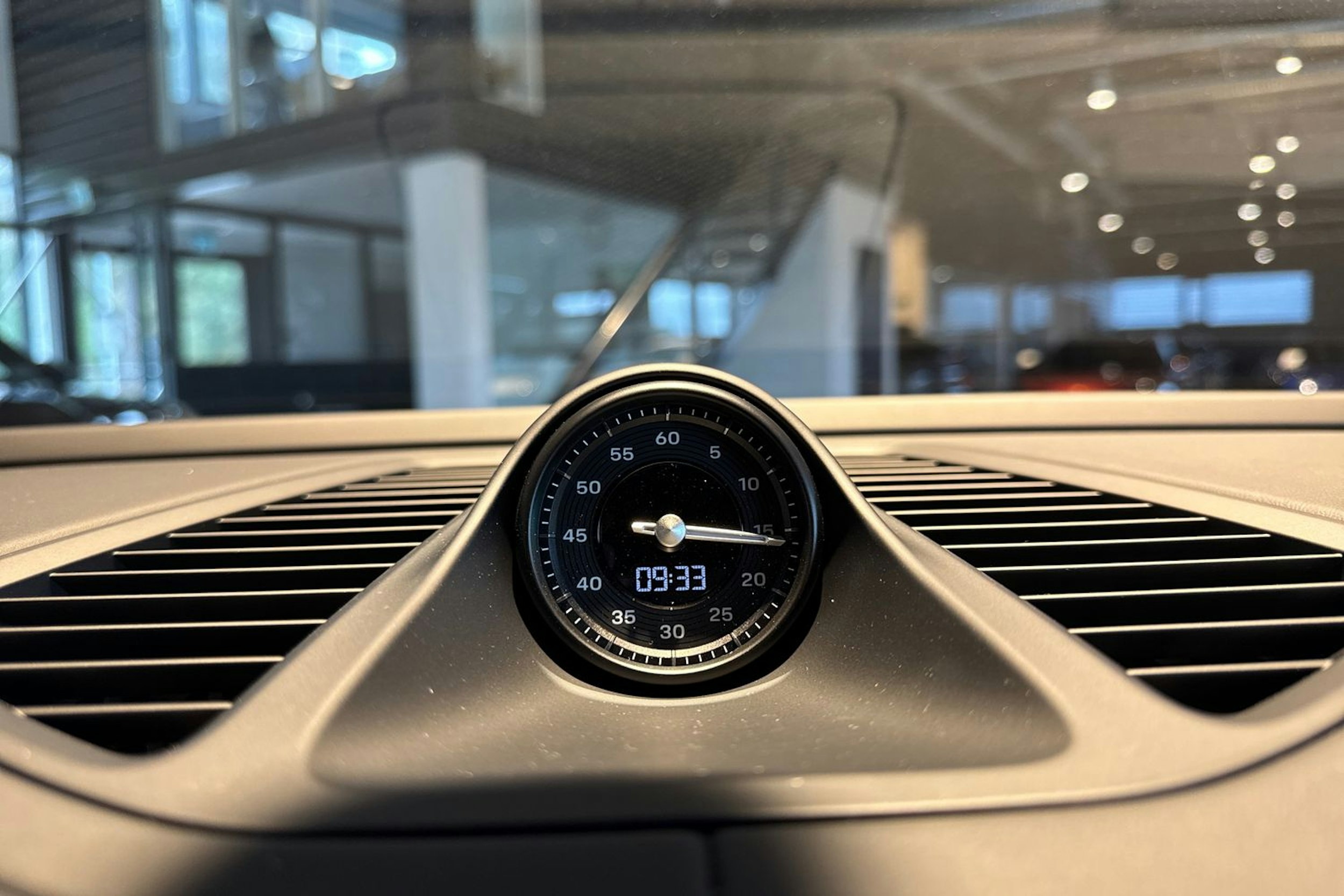 vihreä Porsche Macan 2025 kuva 13.