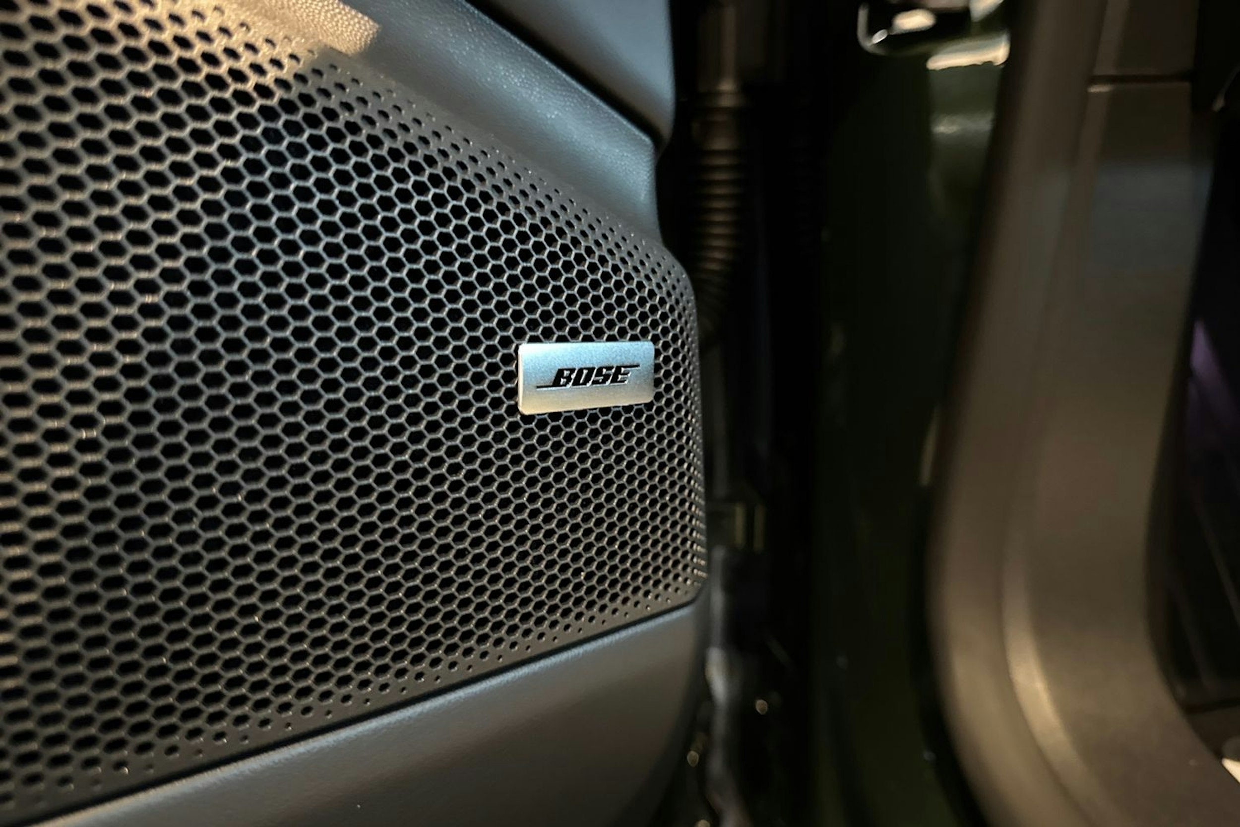 vihreä Porsche Macan 2025 kuva 14.
