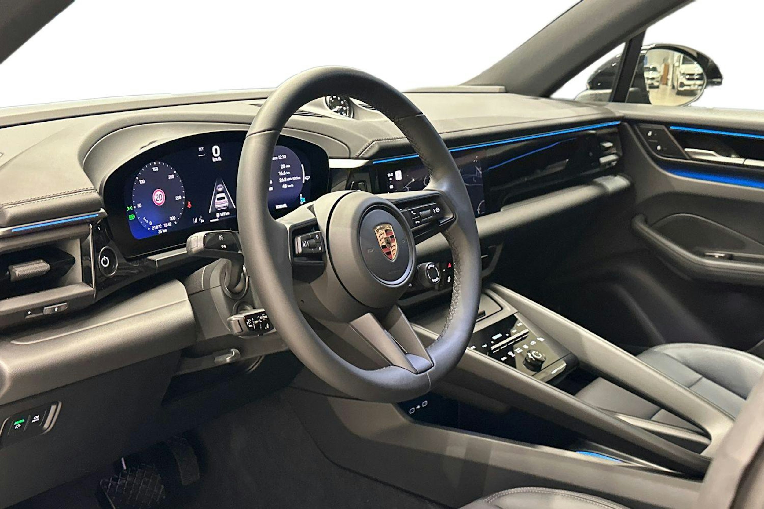 musta Porsche Macan 2025 kuva 6.