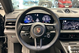 musta Porsche Macan 2025 kuva 10.