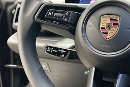 musta Porsche Macan 2025 kuva 12.