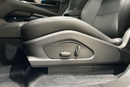 musta Porsche Macan 2025 kuva 17.