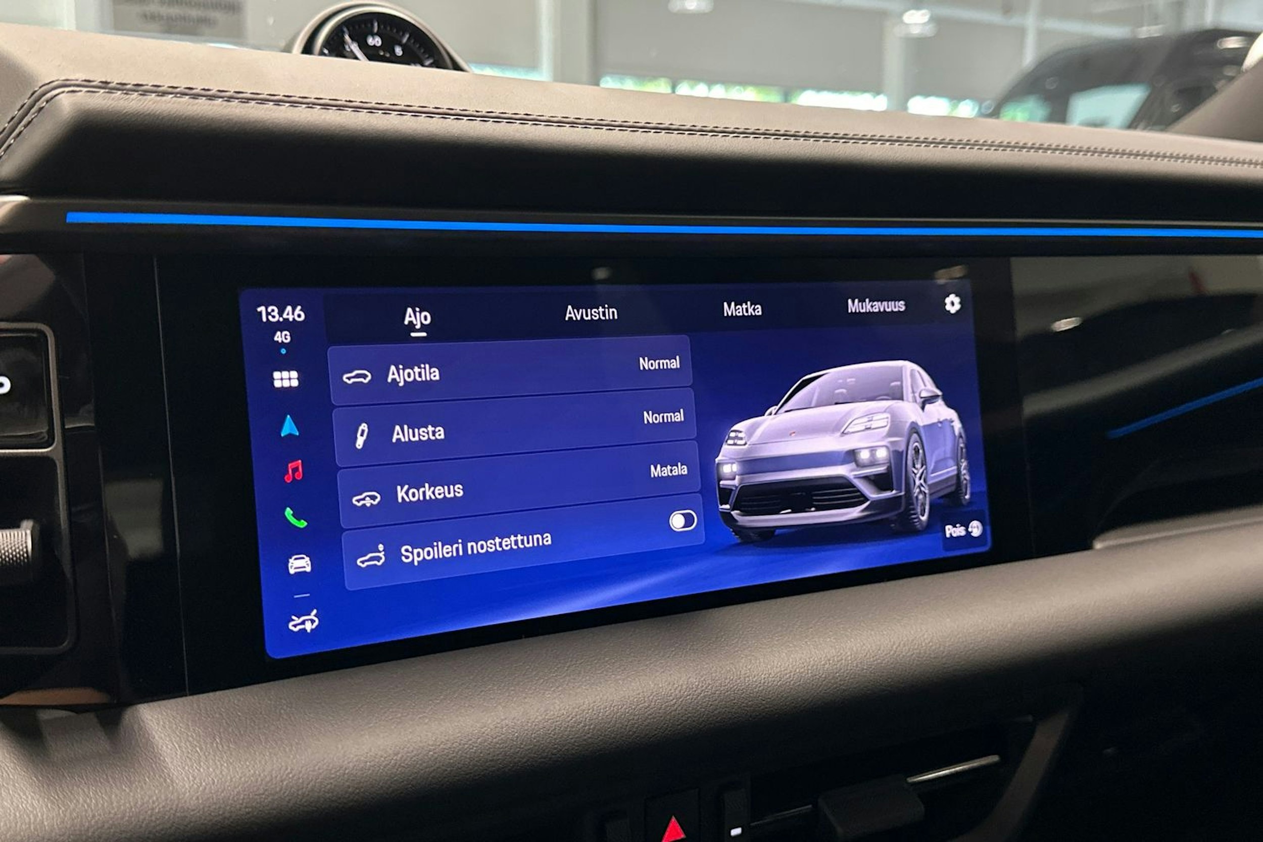 musta Porsche Macan 2025 kuva 19.
